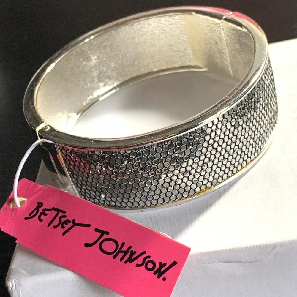 Betsey Johnson silver metallic bangle bracelet